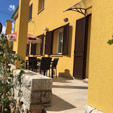 L Apartment Raša Eksteriør bilde