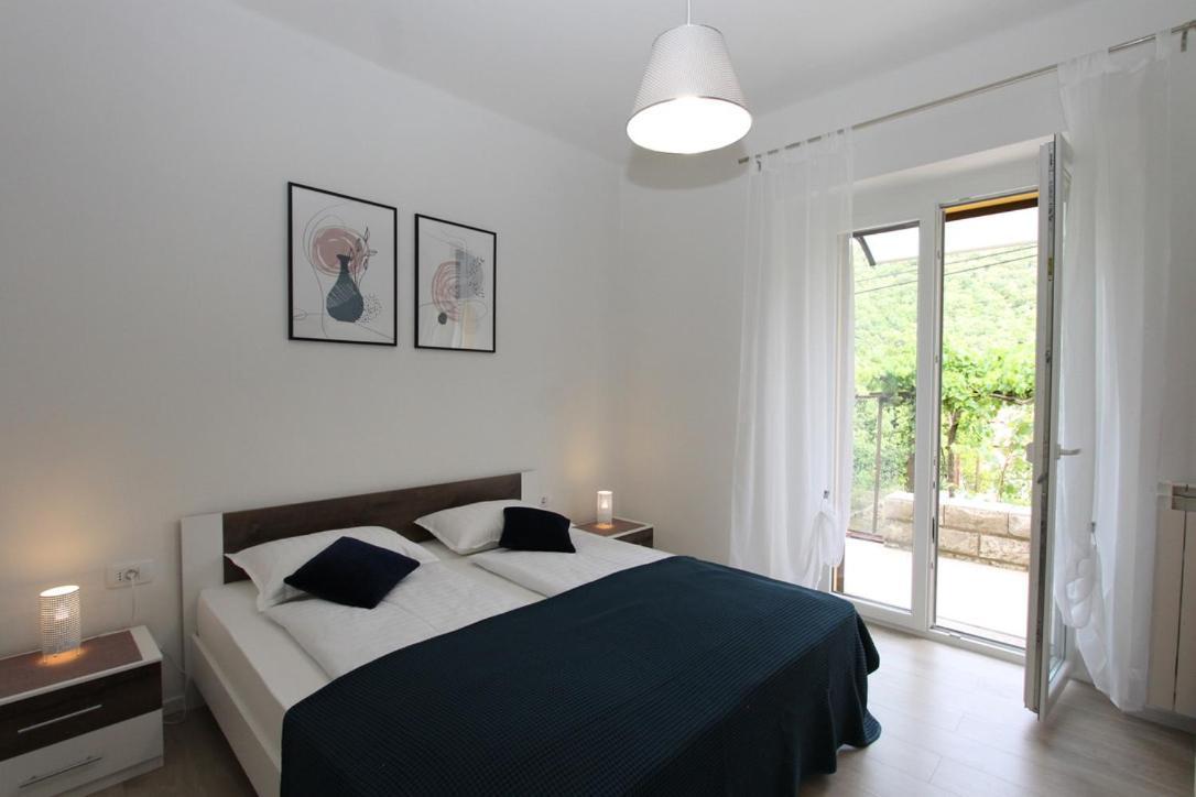 L Apartment Raša Eksteriør bilde