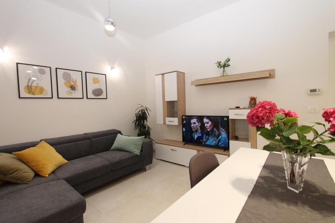 L Apartment Raša Eksteriør bilde