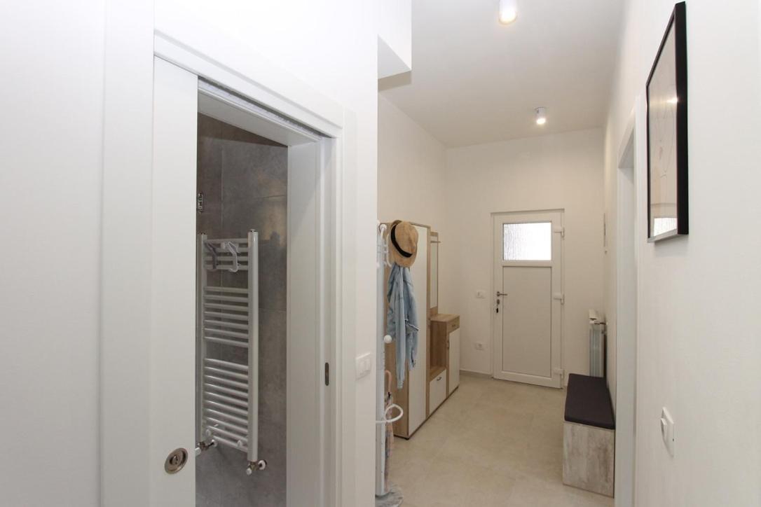 L Apartment Raša Eksteriør bilde