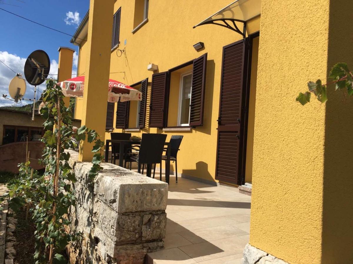 L Apartment Raša Eksteriør bilde