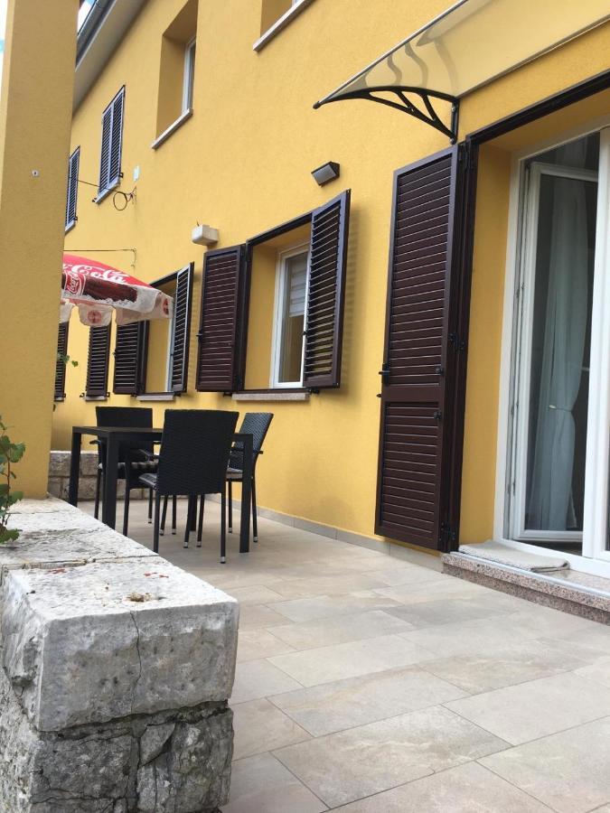L Apartment Raša Eksteriør bilde