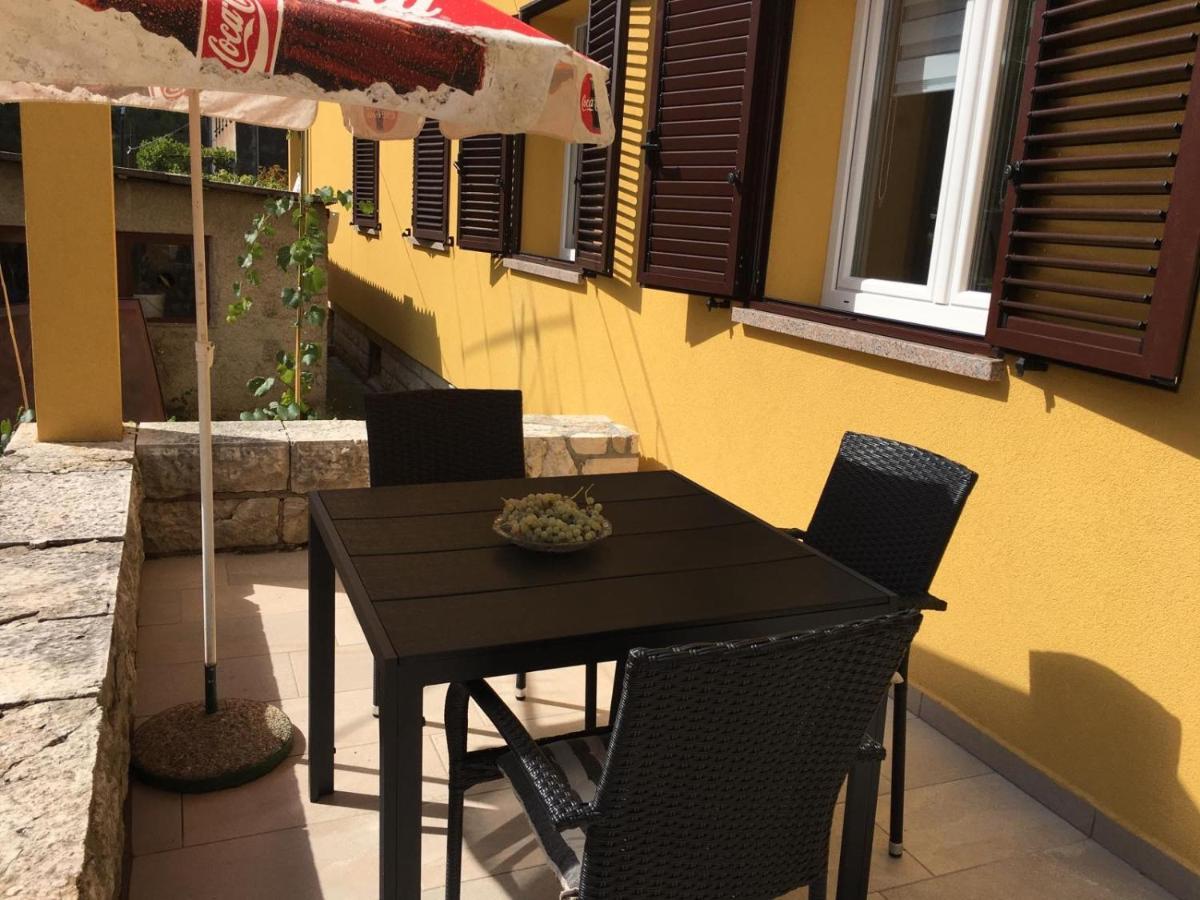 L Apartment Raša Eksteriør bilde